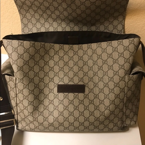 Gucci GG plus diaper bag with changing mat - Picture 3 of 11